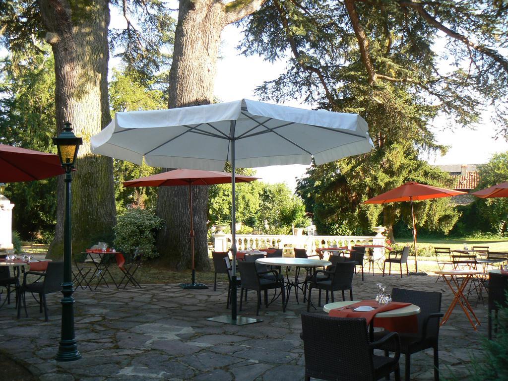 Hostellerie Des Cedres Villeneuve-de-Rivière Exterior foto