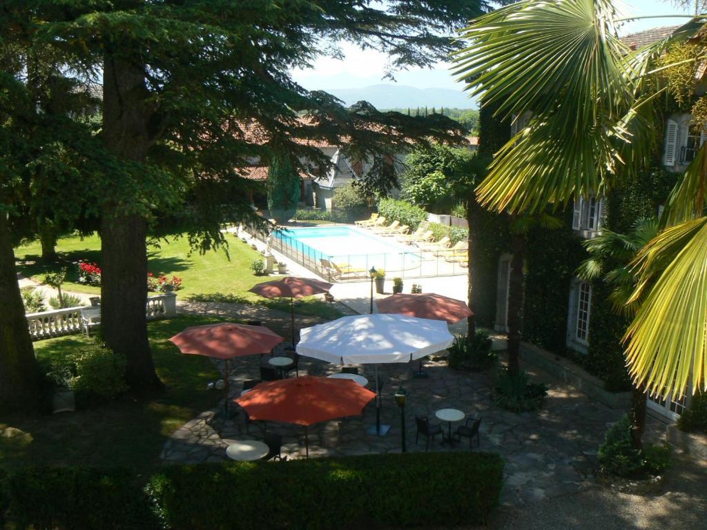 Hostellerie Des Cedres Villeneuve-de-Rivière Exterior foto
